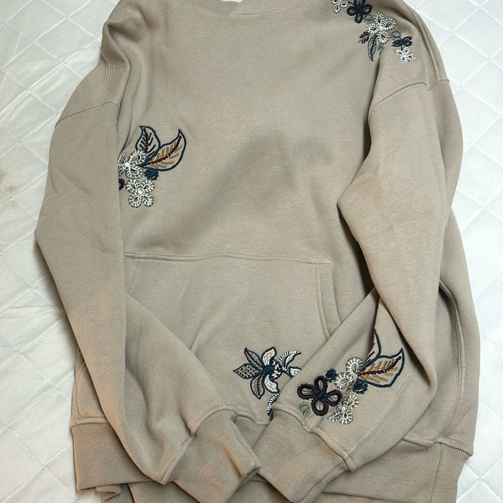 Embroidered Abercrombie hoodie